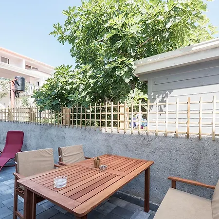 Janice Пакоштане