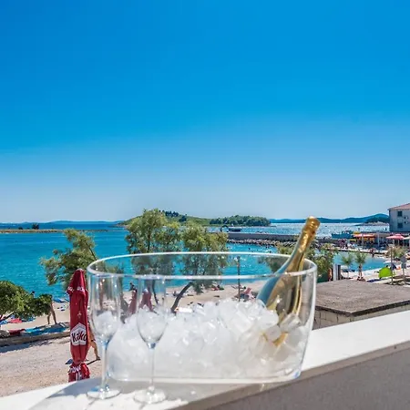 Janice * Пакоштане