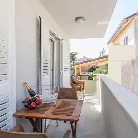 Janice アパート Pakoštane