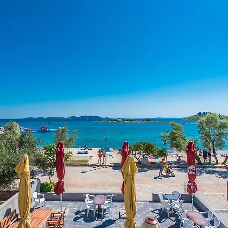 Janice アパート *