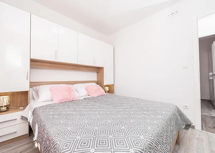 Janice Апартаменты