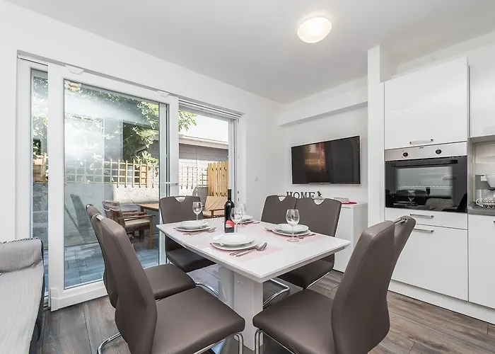 Janice * Пакоштане