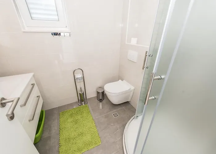 Janice Пакоштане