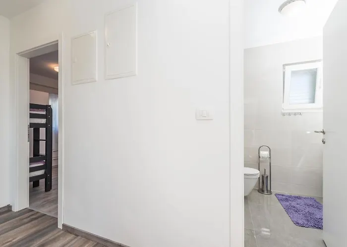Janice Apartment *
